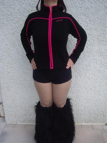 gilet noir et rose fluo